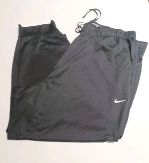 Nike Women's Black Dri Fit Athletic Crop Pants Size 1X